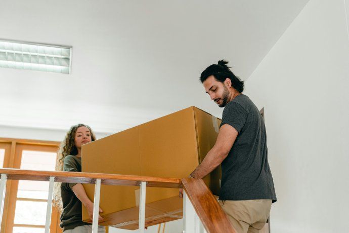 Además de los gastos de un nuevo contrato, todo inquilino o pareja debe pensar en los costos de una mudanza
