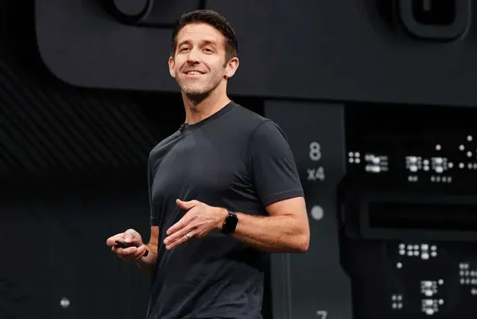 Ternus asumirá un rol con mucho peso dentro de la compañía. Ternus asumirá un rol con mucho peso dentro de la compañía.