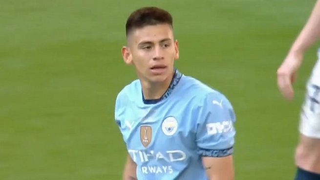 Echeverri jugó 25 minutos en su debut en el Manchester City.