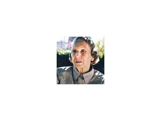 La misteriosa anciana alemana de «El último mandado», sencillo e inteligente primer estreno comercial de Favio Junco y Julio Midú, creadores del ya famoso Cine con Vecinos de Saladillo.