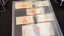 entregan billetes y monedas del nazismo valuadas en u$s120.000 al museo del museo del holocausto