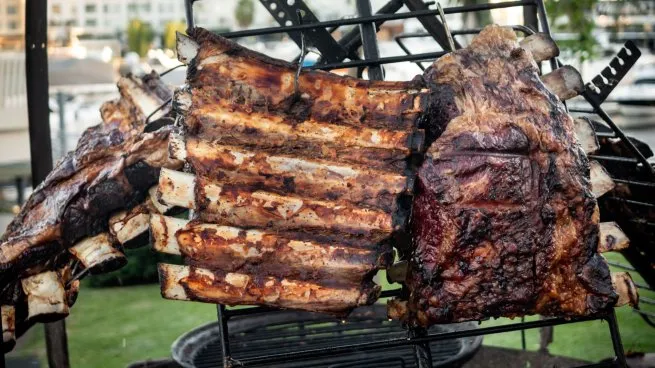 El asado de campo también puede disfrutarse en la Ciudad.