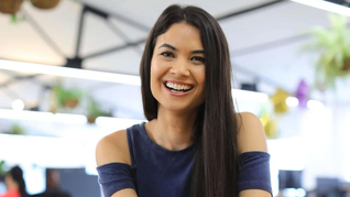 Melanie Perkins lanzó Canva en 2012, con el objetivo de ofrecer herramientas de diseño gráfico a personas que no sean expertas en ello. Melanie Perkins lanzó Canva en 2012, con el objetivo de ofrecer herramientas de diseño gráfico a personas que no sean expertas en ello.