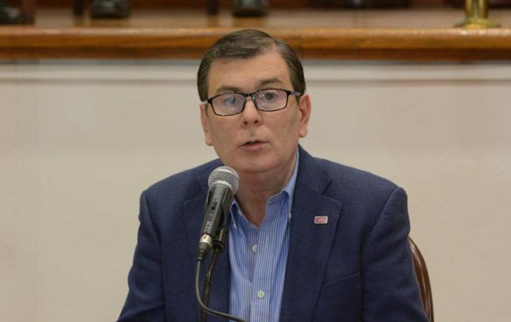Paquete. El gobernador lanzó anuncios salariales y de corte laboral.