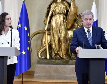El presidente finlandés, Sauli Niinistö, en una rueda de prensa conjunta con la primera ministra, Sanna Marin.