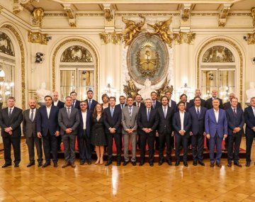 DEBUT. Alberto Fernández tuvo ayer su primera foto como Presidente, con todos los gobernadores del país. 