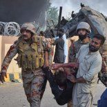 Un funcionario informó que el ataque ocurrió en Quetta, la capital del estado, y dejó más de 50 heridos, además de confirmar que había militares entre las víctimas. Un funcionario informó que el ataque ocurrió en Quetta, la capital del estado, y dejó más de 50 heridos, además de confirmar que había militares entre las víctimas.