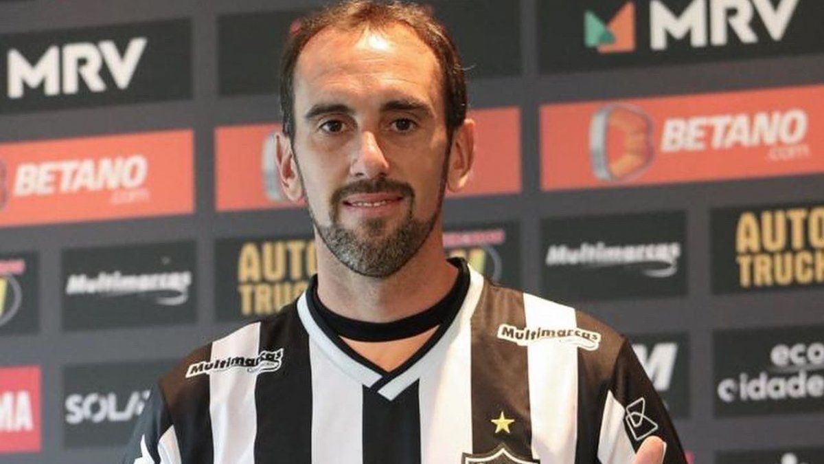 Diego Godín rescindió con Atlético Mineiro y tiene todo acordado con Vélez