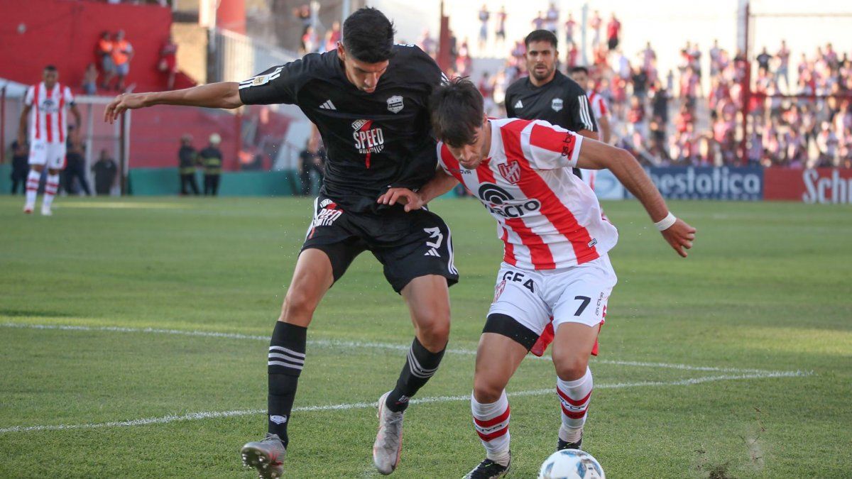 They have already started: with controversy, Riestra brought a point from Córdoba