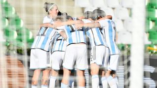 Selección femenina de fútbol.