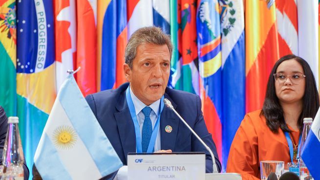 Sergio Massa consideró que el Mercosur debe negociar como bloque, en contra de la flexibilización que propone Uruguay.