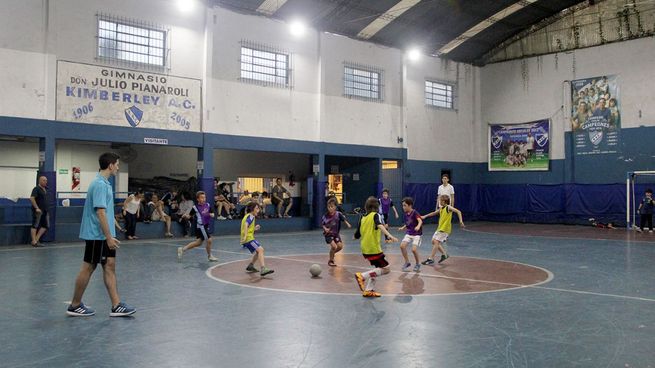 Avanza en la Legislatura un proyecto para condonar deudas a clubes de barrio. 