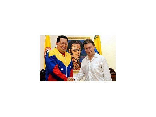 El presidente venezolano celebró la decisión de Juan Manuel Santos de no tramitar ante el congreso el uso de bases colombianas a tropas Estadounidenses