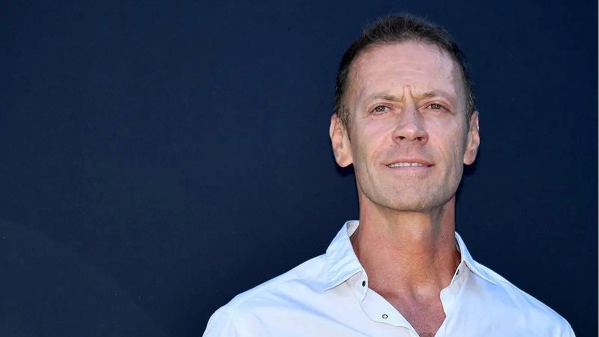 Netflix hará una serie inspirada en la estrella porno italiana Rocco  Siffredi