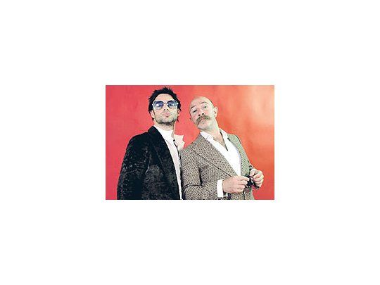 «Brevedesconciertobreve» es unlogradoespectáculocómico en elque losexcelentesAlejandroOrlando y PedroPaiva saben seringeniosos sinintelectualismosy populares sincaer en lagrosería.