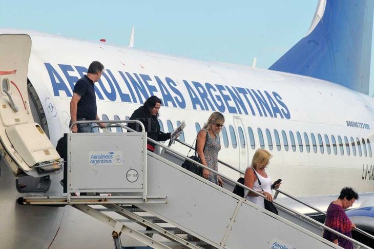Aerolíneas Argentinas advierte que sus vuelos pueden sufrir reprogramaciones