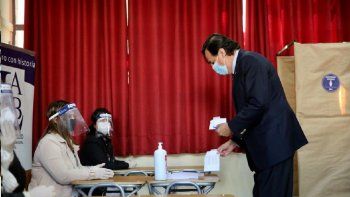 El ministro V&iacute;ctor P&eacute;rez particip&oacute; de un simulacro del plebiscito constitucional en Chile.