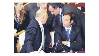 ámbito.com | El canciller, Héctor Timerman; el ministro de Economía, Hernán Lorenzino; y la ministra de Industria, Débora Giorgi, en una de las negociaciones sin fin que incluyó ayer la cumbre del Mercosur.