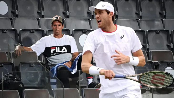 Jarry had until very recently an Argentine tennis figure like coach. Jarry had until very recently an Argentine tennis figure like coach.