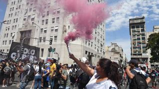 unidad piquetera volvio a las calles para reclamar por el salario minimo, asistencia y planes