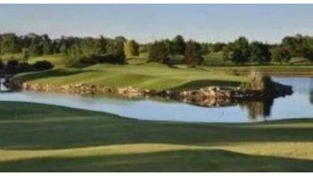 Misterio en un country de Pilar: hallaron muerto a un joven en la laguna de una cancha de golf