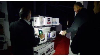 Ocurrió en el Centro de Convenciones donde se lleva a cabo el evento.