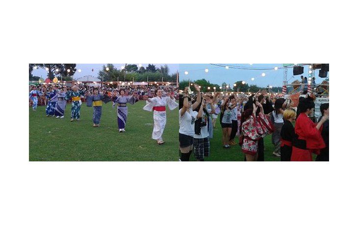 ámbito.com | La gente bailó en el Bon Odori al ritmo de la música tradicional japonesa.
