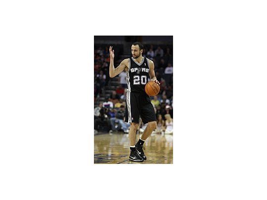Ginóbili anotó 13 puntos en una nueva victoria de los Spurs.