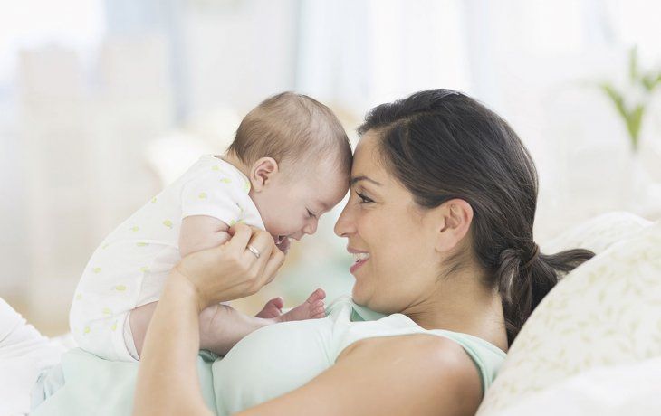 Una multinacional ofrece oportunidades de empleo para madres trabajadoras