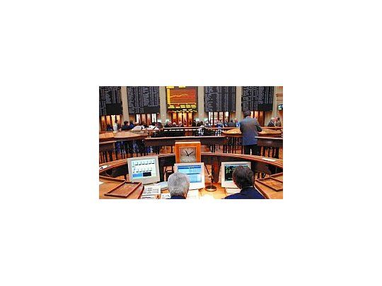 La atención de los inversores siguió en España.