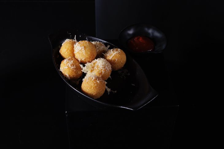 Croquetas de papa con ketchup especiado - Punto Mona. Croquetas de papa con ketchup especiado - Punto Mona.
