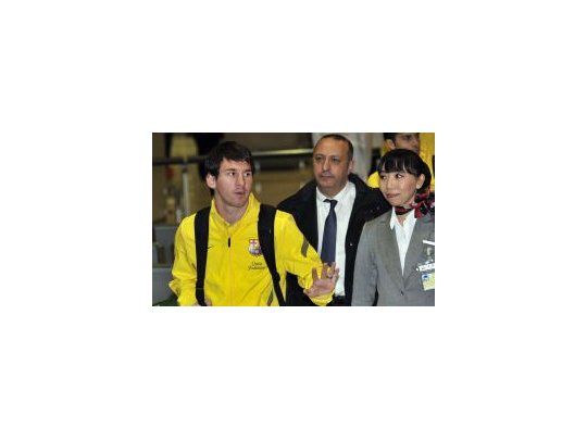 Exhausto pero feliz. Tras más de 12 horas de vuelo, el plantel de Barcelona llegó a Japón para disputar el Mundial de Clubes.