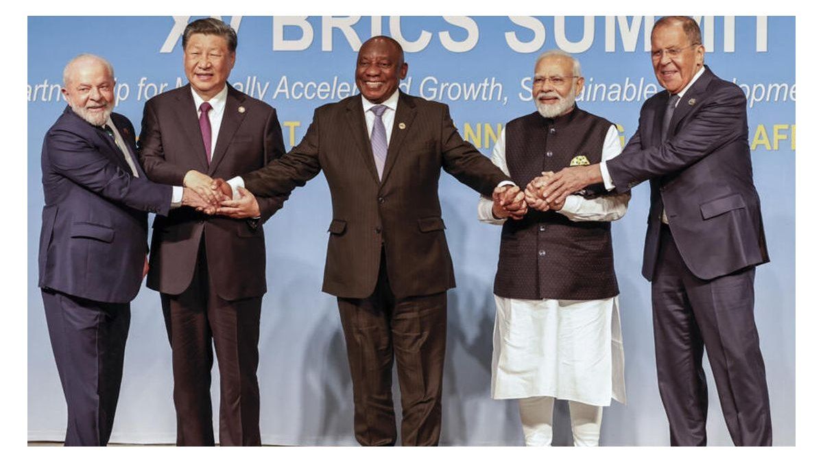The BRICS announce the historic incorporation of six new countries, including Argentina