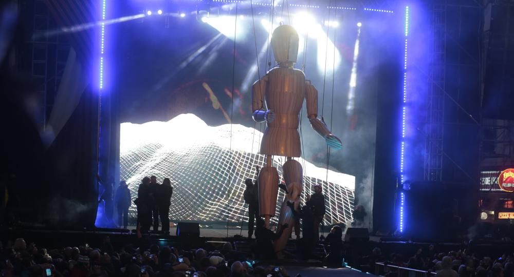 Con un show al aire libre, quedó reinaugurado el Teatro General San Martín (foto 1)