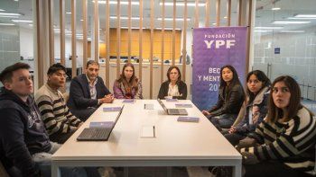 fundacion ypf recibe a las nuevas becarias y becarios 2022