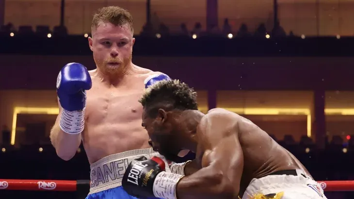 La pelea de Canelo Álvarez con Terence Crawford, donde el mexicano perdió sus cuatro cinurones de las 168 libras. Ahora podria recuperar el del CMB, pues el estadunidense fue despojado de su corona. 