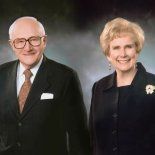 Su liderazgo sostuvo a una compañía clásica en el mercado y la mantuvo fuera del ruido mediático. Su liderazgo sostuvo a una compañía clásica en el mercado y la mantuvo fuera del ruido mediático.