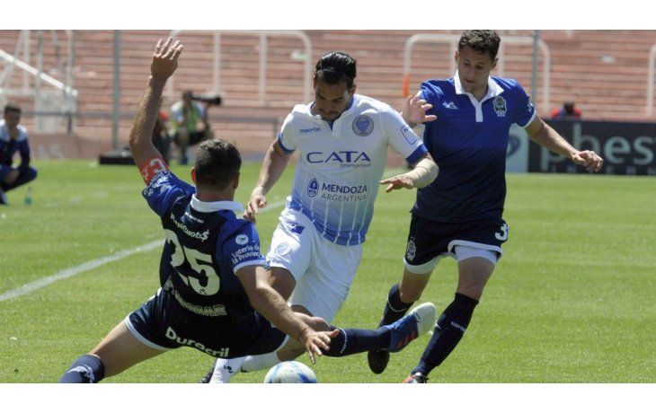Godoy Cruz goleó a Gimnasia en Mendoza y suma 10 puntos.