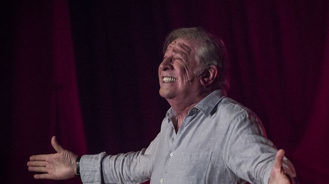 Arturo Puig, en su regreso a escena, en Buenas palabras en el Teatro San Martín.