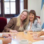 Archivo. Ambas funcionarias se distendieron con una noche de teatro. Archivo. Ambas funcionarias se distendieron con una noche de teatro.