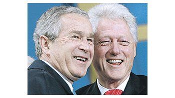 ámbito.com | George W.Bush y BillClinton seencontraronayer en elMall deWashington,donde secomenzó aconstruir unmonumentoen honor aMartin LutherKing, quienpasó a formarparte de una«acrópolis»hasta ahorarestringida alos grandespre