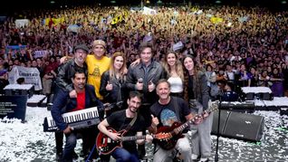 Javier Milei junto a La Banda Presidencial.