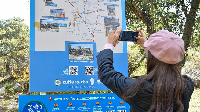A lo largo del Camino de los Pintores se puede visitar Villa Tulumba, el cual fue galardonado como uno de los pueblos más lindos del mundo.