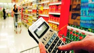 El encarecimiento en dólares en Argentina tendrá efectos en la economía uruguaya.