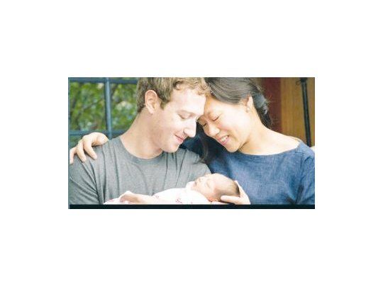 Mark Zuckerberg, su esposa Priscilla Chan y su hija Max. El anuncio y presentación oficial fue, obviamente, a través de la página de Facebook.