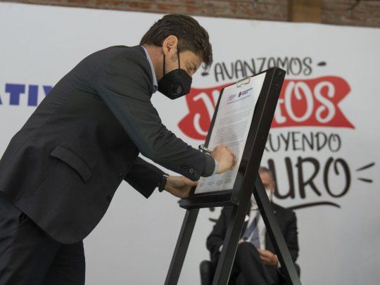 Axel Kicillof habló desde Bahía Blanca sobre el desalojo de Guernica.