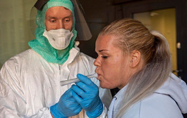 La FDA autorizó primera prueba aliento de Covid-19