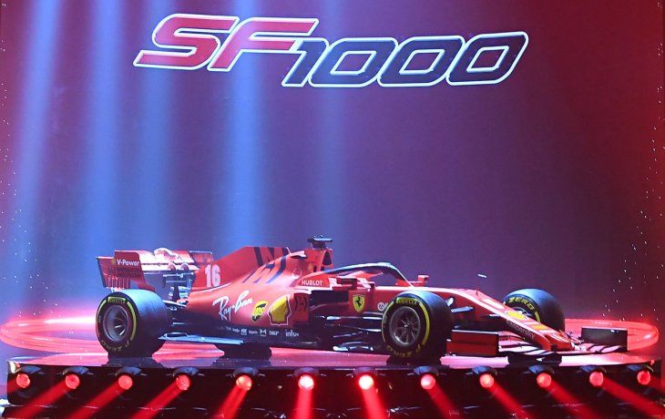 El equipo italiano Ferrari present&oacute; hoy el modelo SF1000 con el que afrontar&aacute; la temporada 2020 de la F&oacute;rmula 1, en la que cumplir&aacute;&nbsp;1000 actuaciones en la m&aacute;xima categor&iacute;a automovil&iacute;stica.