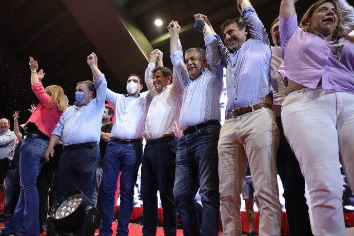 Varios de los referentes de la UCR se mostraron unidos para fortalecer al partido 