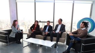 El segundo bloque del evento fue moderado por la periodista Estefanía Pozzo y contó con la participación de Martín Zuppi, de Grupo Stellantis; Raúl Barcesat, de Mercedes-Benz Camiones y Buses; Anne Bousquet, de Domaine Bousquet y Agustín Perelman, de Cuponstar.
